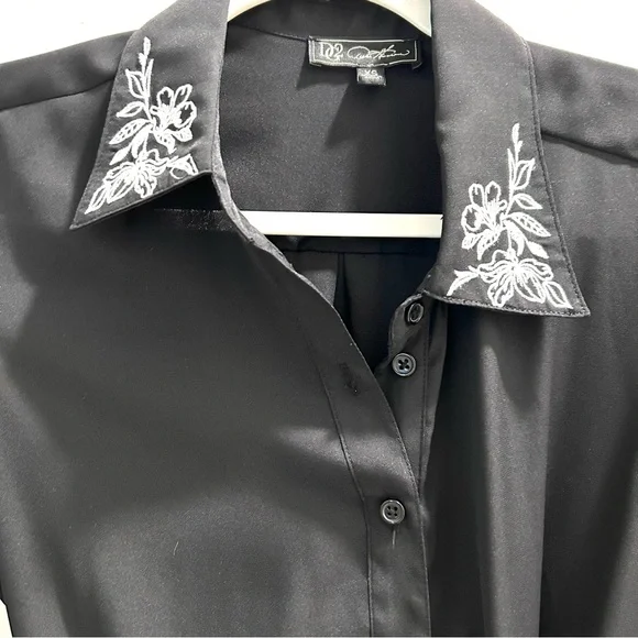 DG2 by Diane Gilman Belted long sleeve Black Dress with White Embroidered Collar - Picture 5 of 6